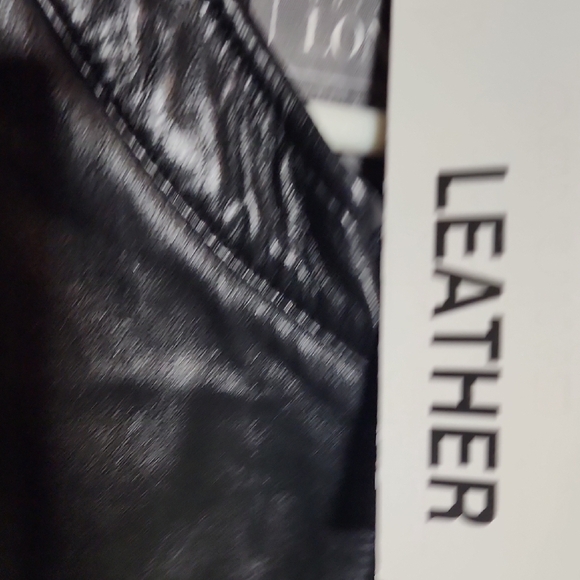 Elegant Black Leather Women's Jacket - Picture 3 of 7